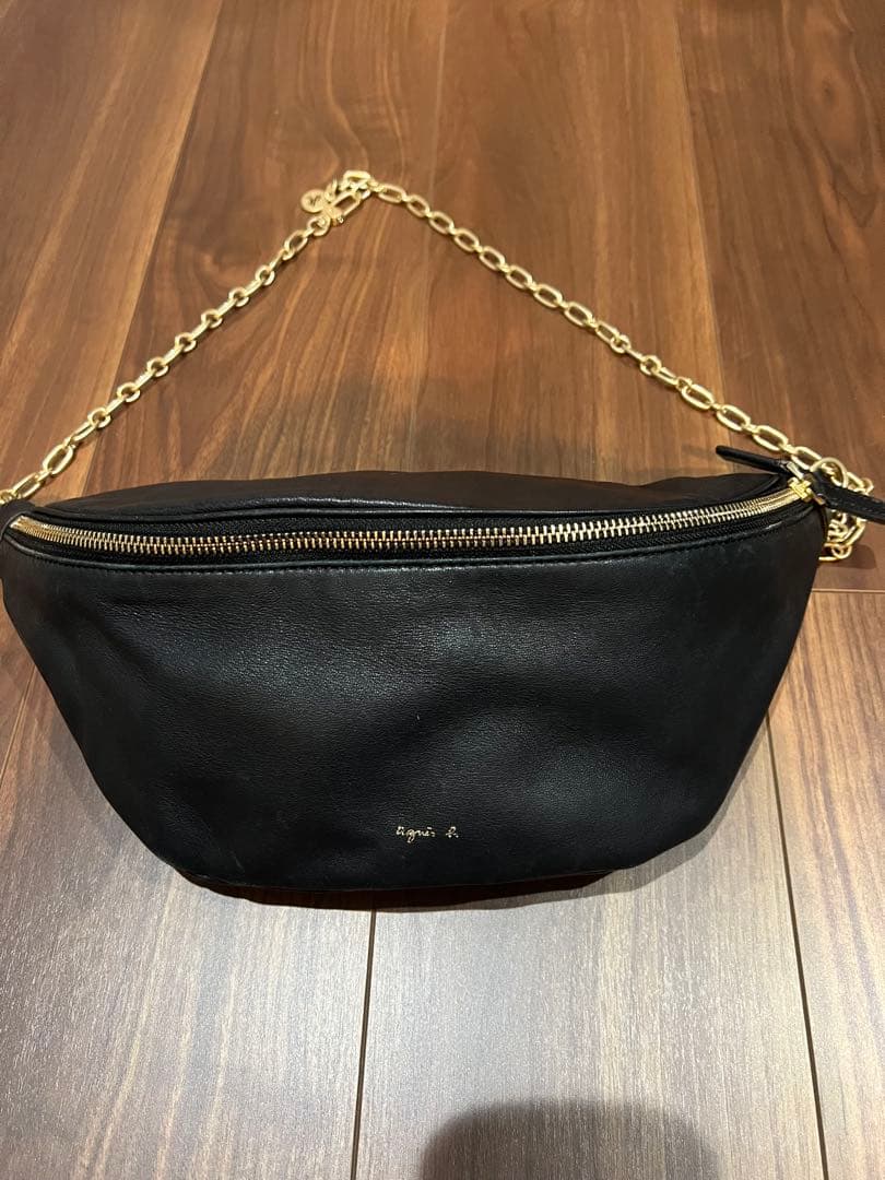 アニエスベー　ラムレザーボディバッグ