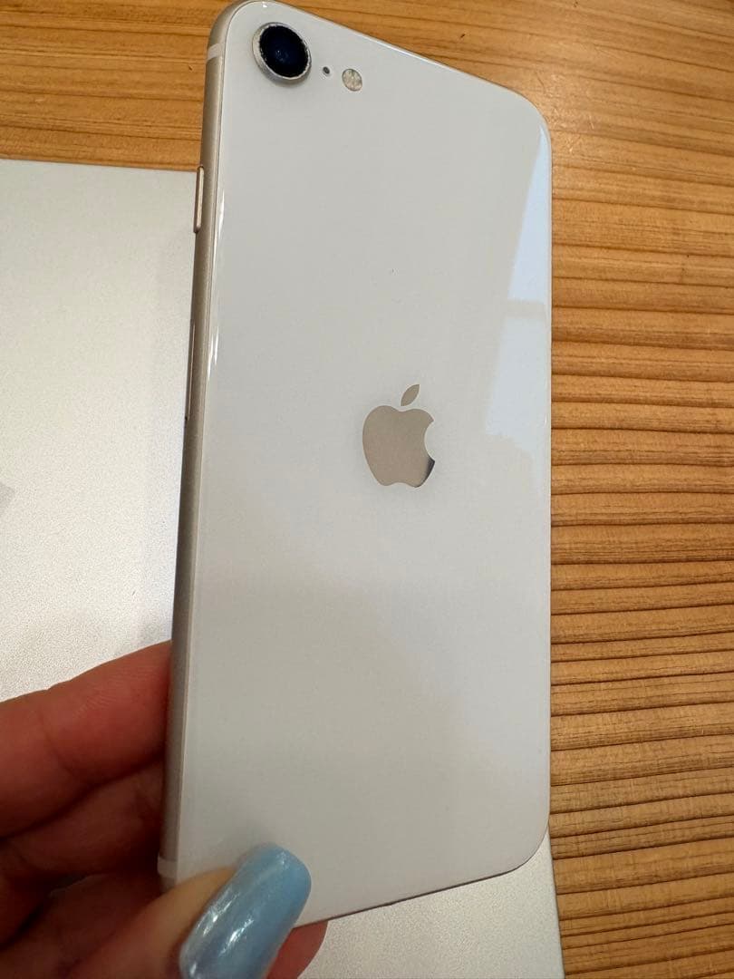 iPhone SE 第三世代256GB スターライトホワイト