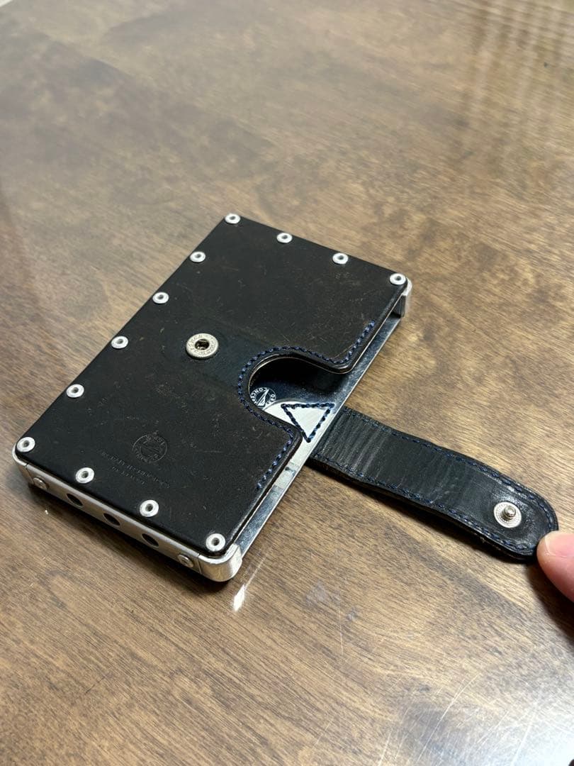 エアロコンセプト　名刺入れ