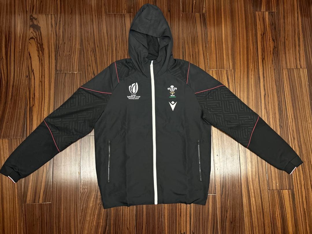 【新品未使用】Macronラグビー　ウェールズ代表　トラベルコート 海外Ｍ