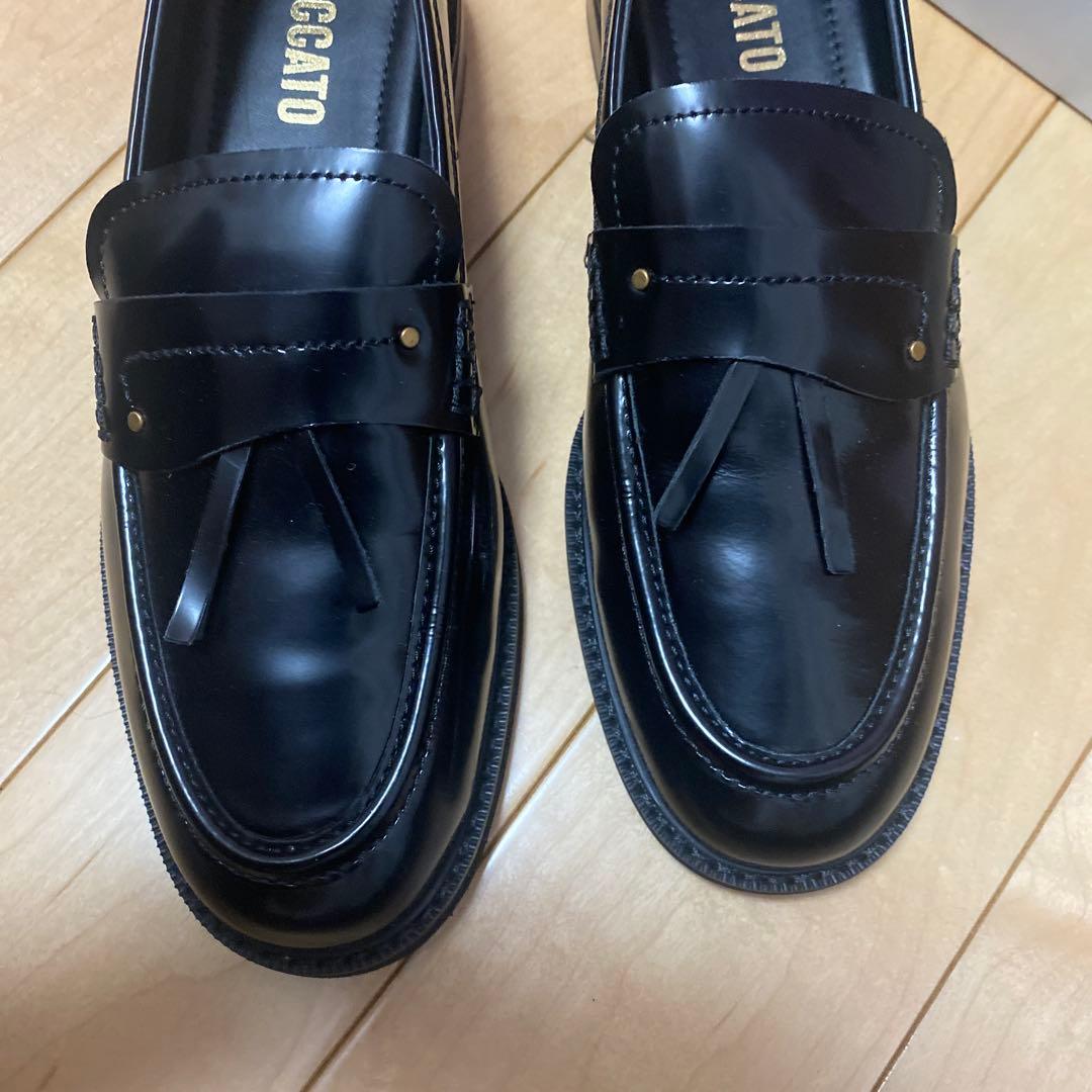 美品　staccato ブラックレザー ローファー　パヌーコンビローファー