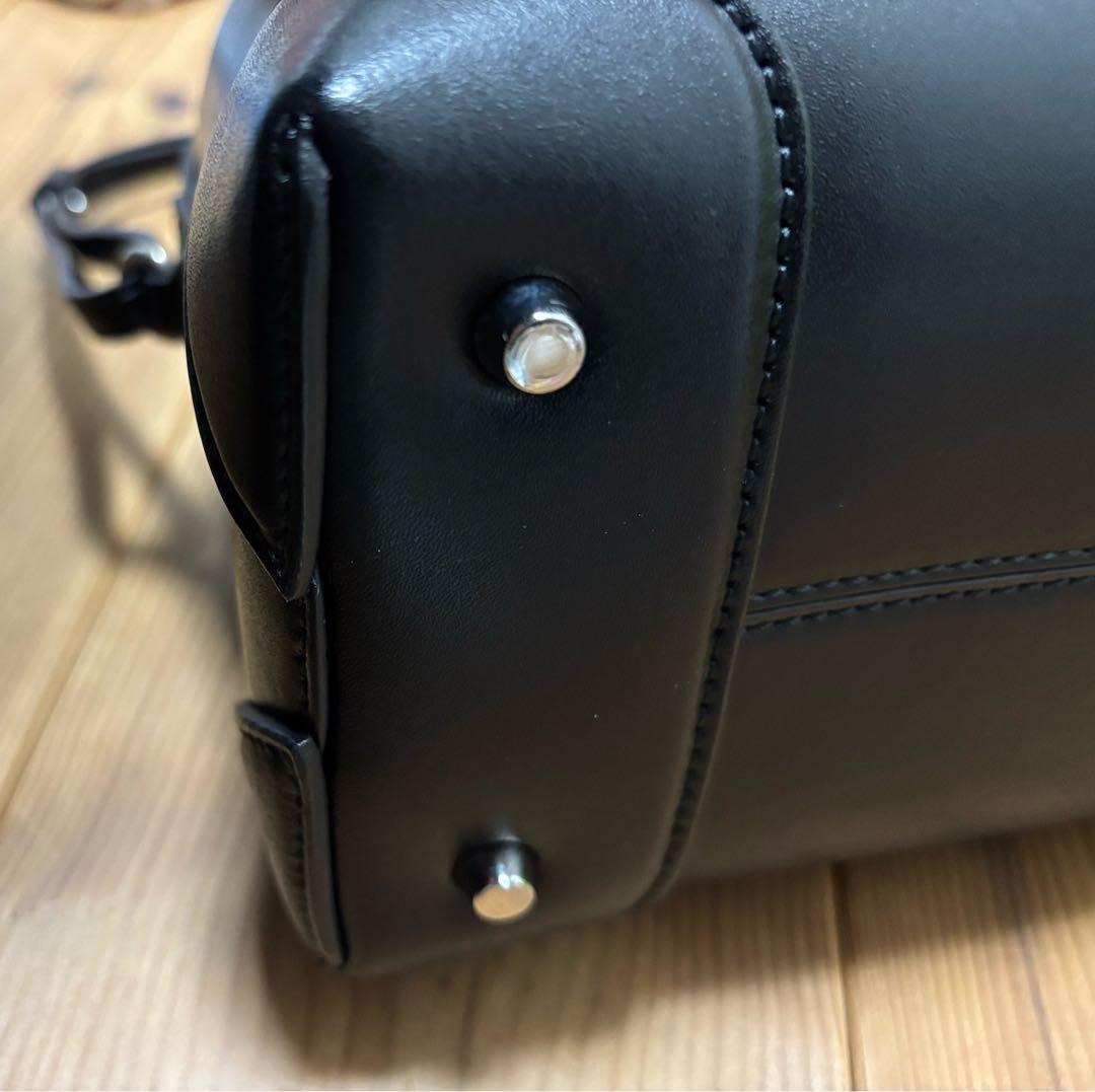 Givenchy ブラック レザー ハンドバッグ