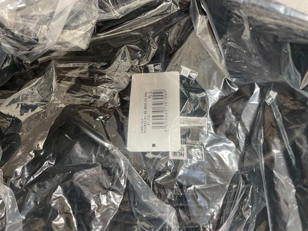 New Era バケット01 Micro Fur Rhinestone