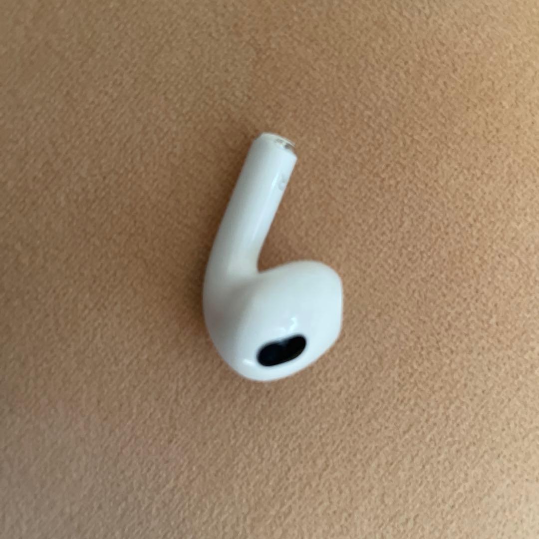 Apple国内純正品　第三世代AirPods 右耳のみの商品です。