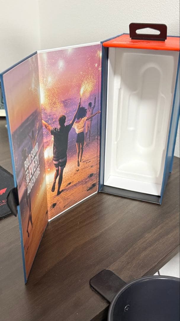 JBL FLiP6 ブルー 横置きのゴムなし