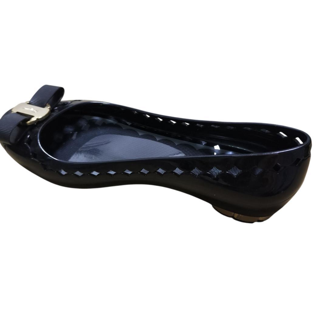 【美品】フェラガモ パンプス ラバー ヴァラ VARA JELLY ブラック