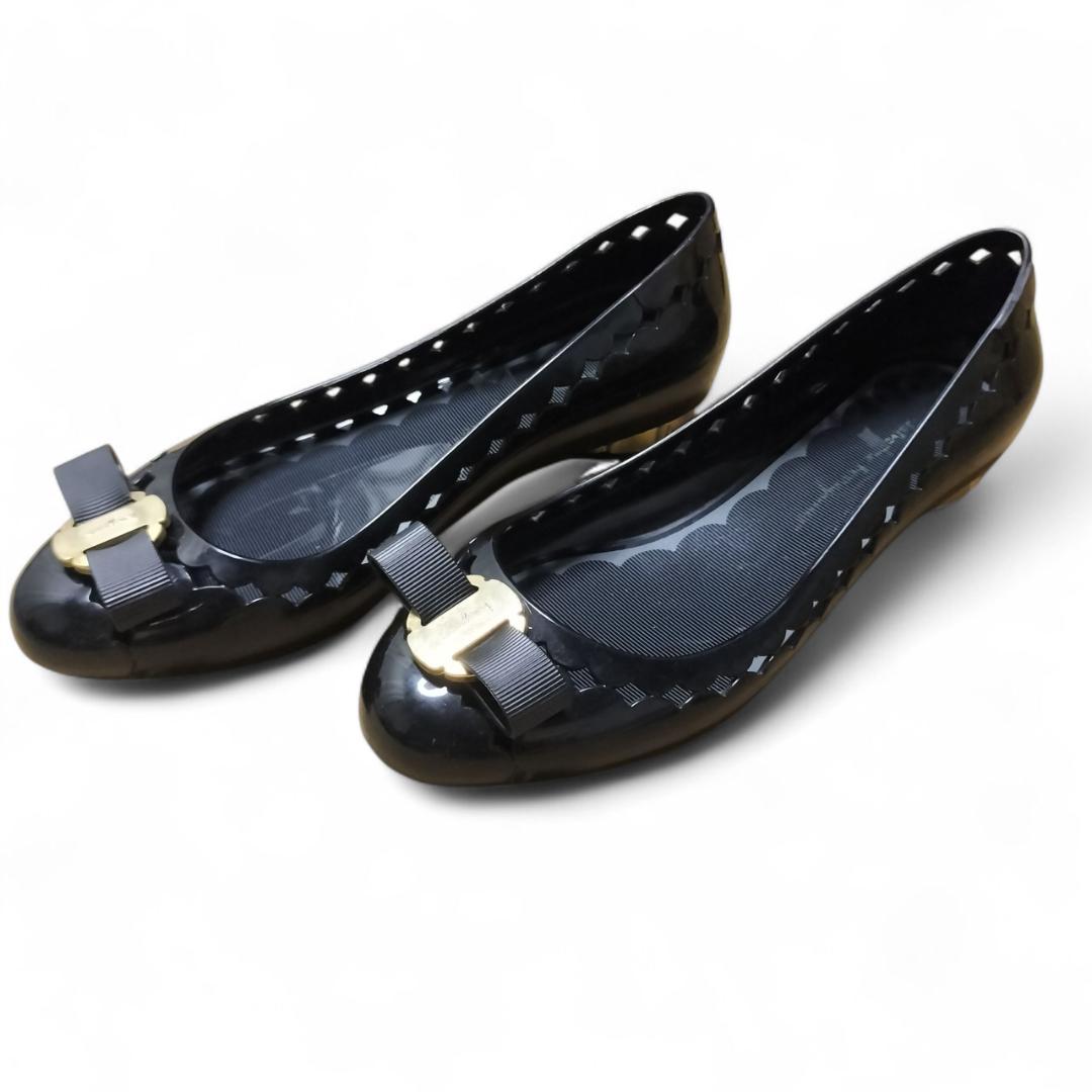 【美品】フェラガモ パンプス ラバー ヴァラ VARA JELLY ブラック