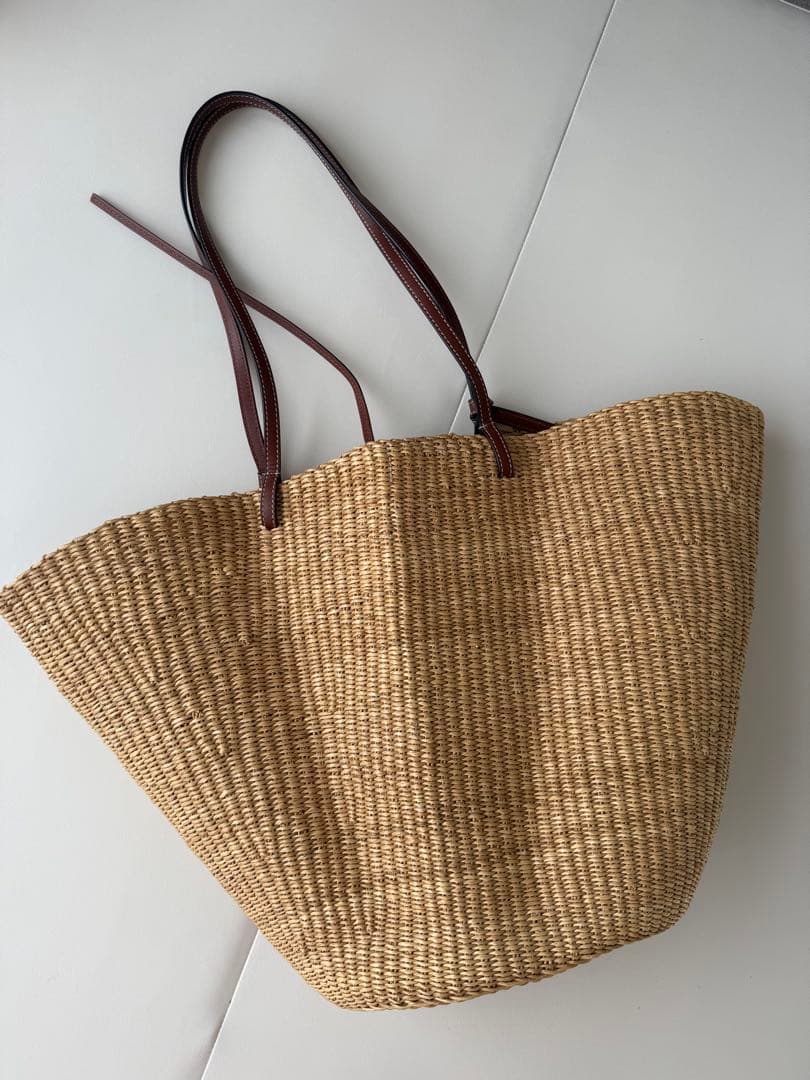 ま*ん様 LOEWE ロエベ シェルバスケットバッグ アナグラムチャーム