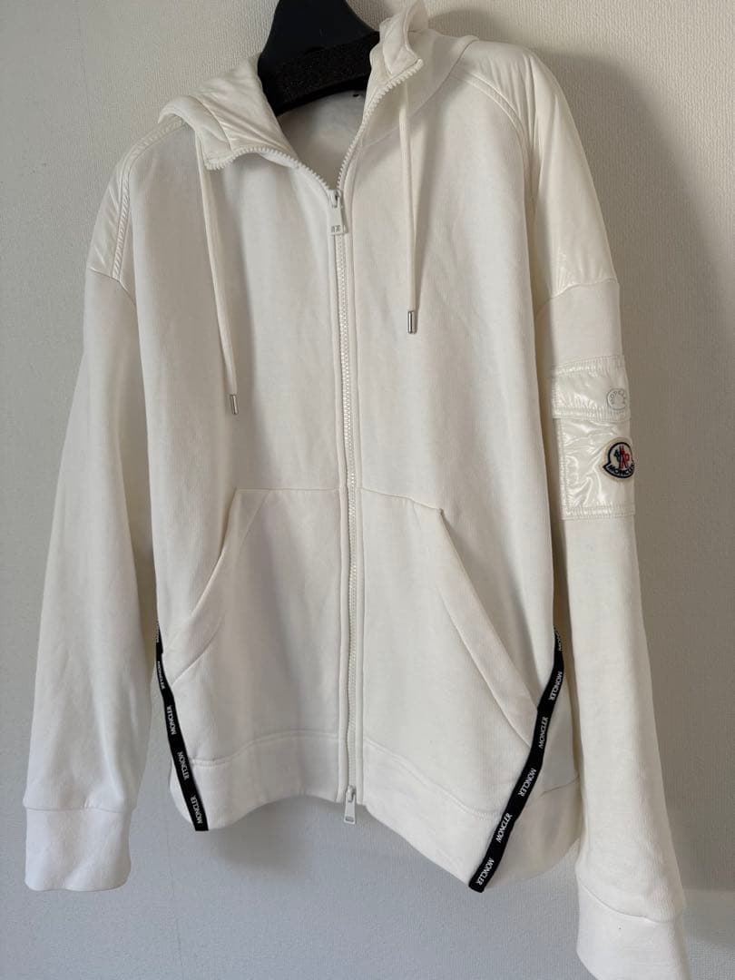 MONCLER ホワイト パーカー フード付き
