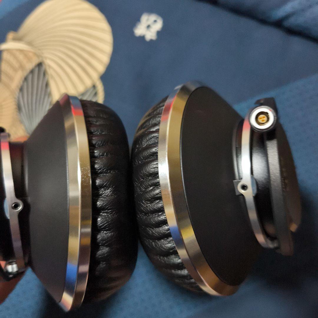 新品同様　AKG K872 マスターレファレンスヘッドフォン　おまけ有り