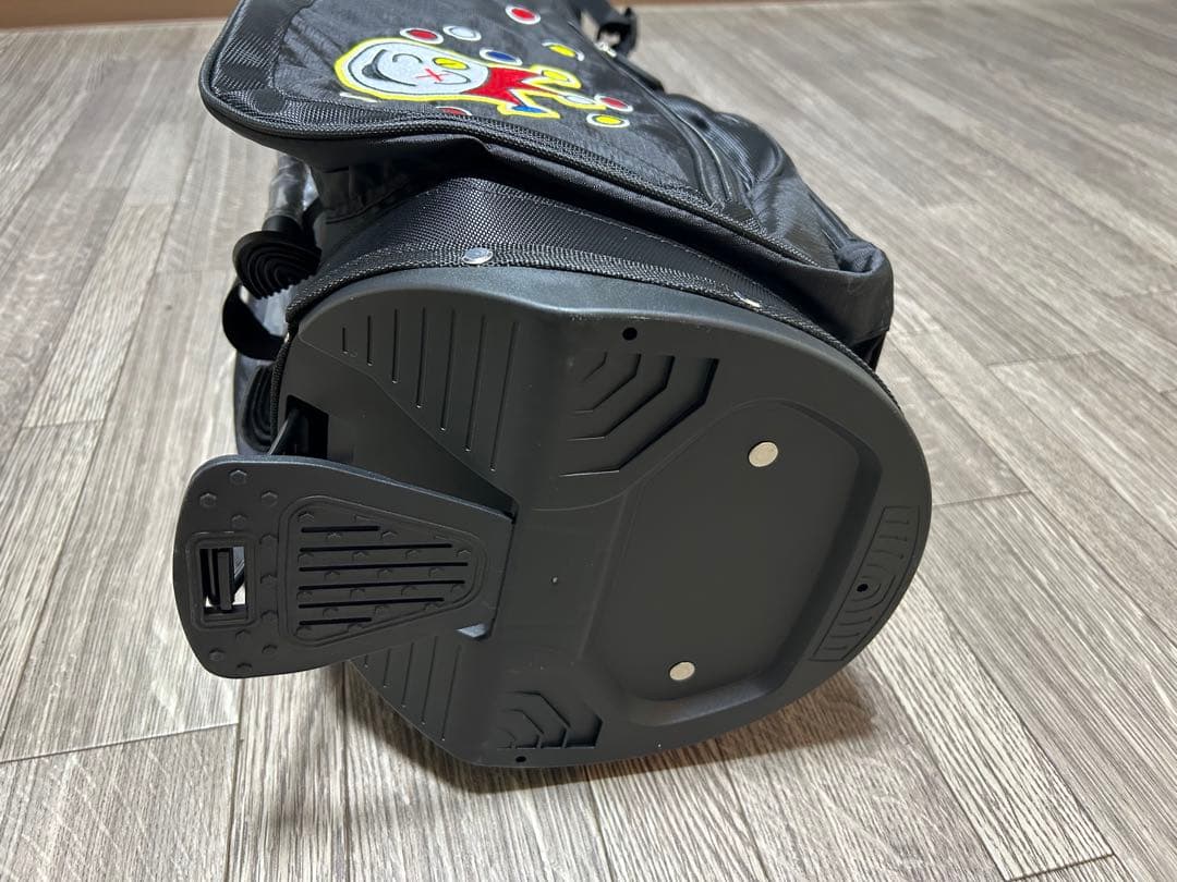 スタンド式キャディバック　ピエロデザインのブラックです！パターカバープレゼント付