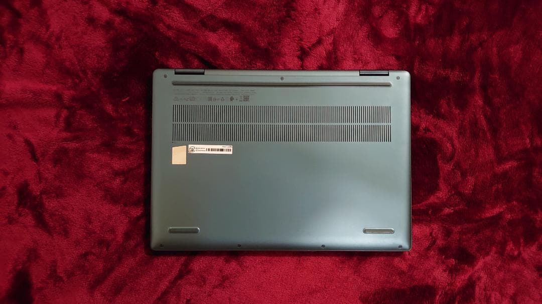 美品：レノボYoga 7 Gen8／有機EL14型2.8Kタッチパネル 2in1