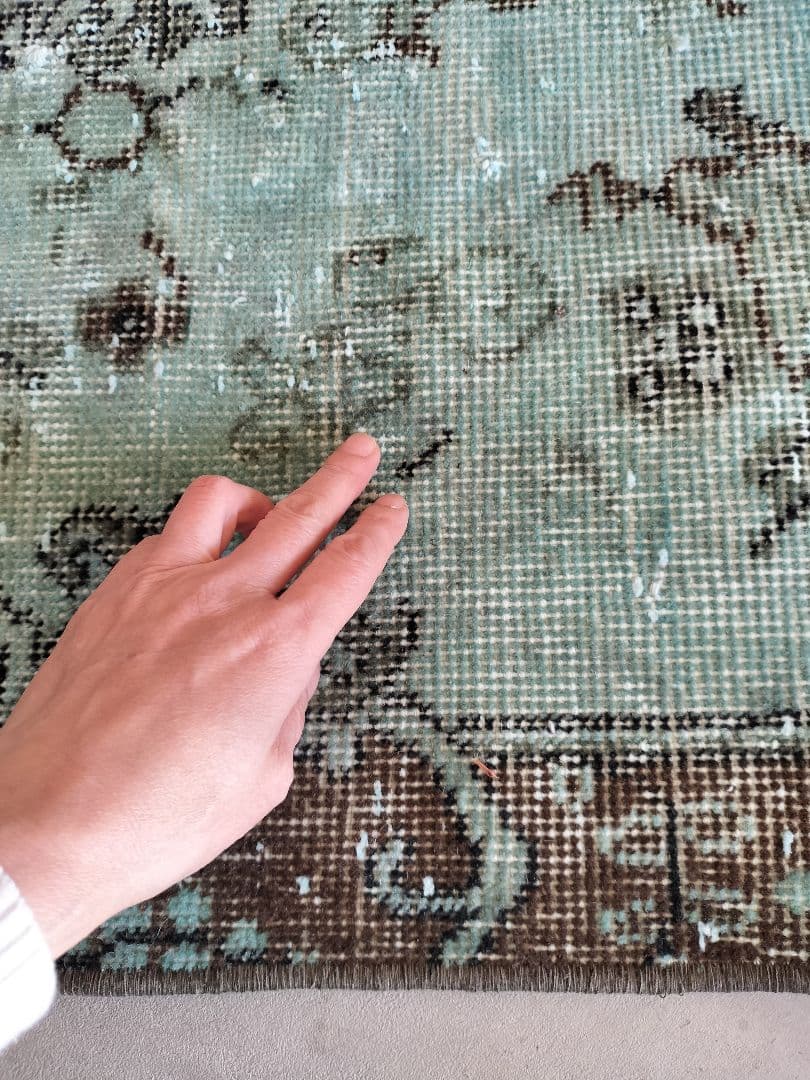 【最終価格】エメラルドグリーンオーバーダイ　ヴィンテージトルコラグ　No.581