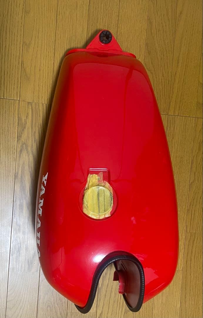 YAMAHA SR400 タンク 赤
