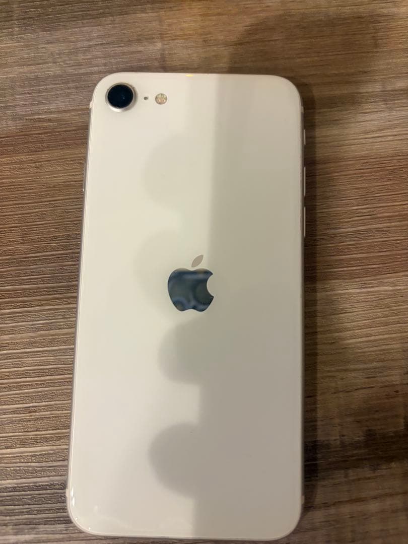 Apple iPhone SE 第二世代　ホワイト