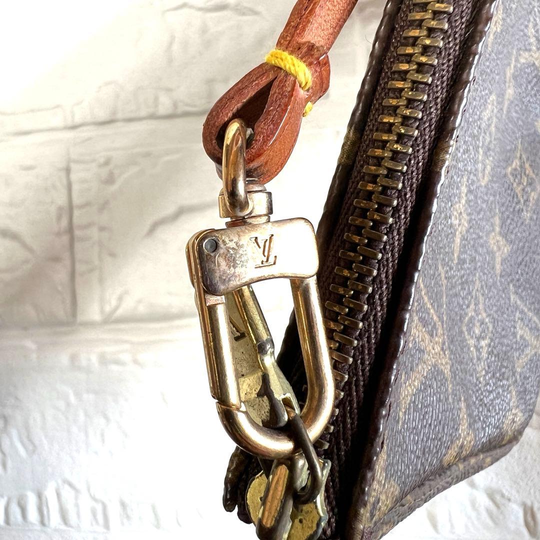 ルイヴィトン　モノグラム　アクセサリーポーチ　G金具　ポシェット　レディース