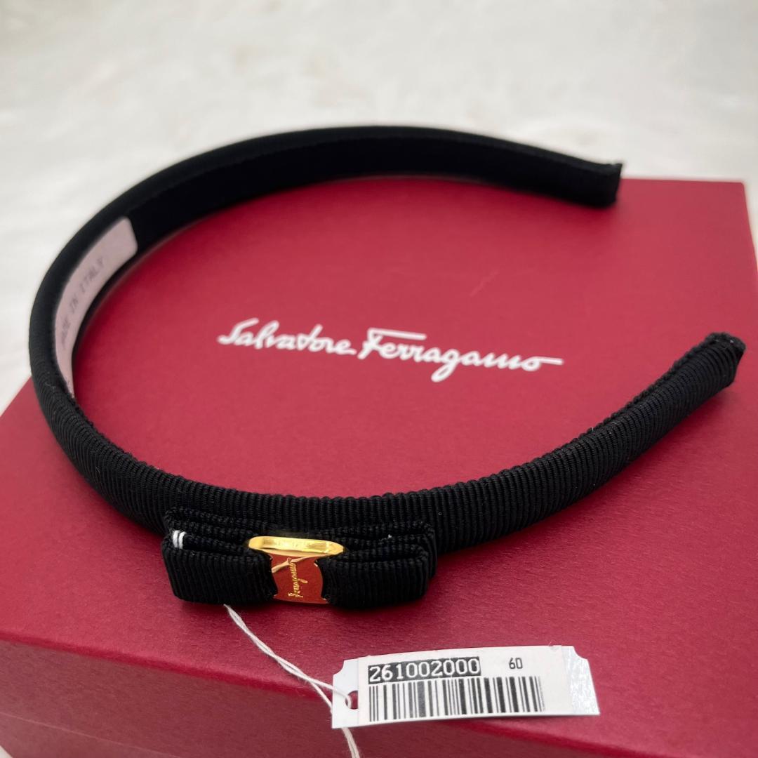 新品未使用品✨フェラガモ　Ferragamo カチューシャ　ブラック