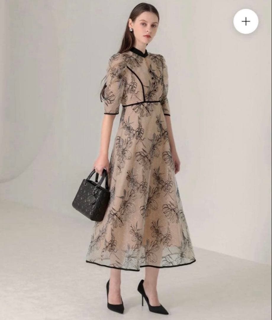 m*♡様 【大人気】Leja / パイピングハイネック花柄ラメレースワンピースド