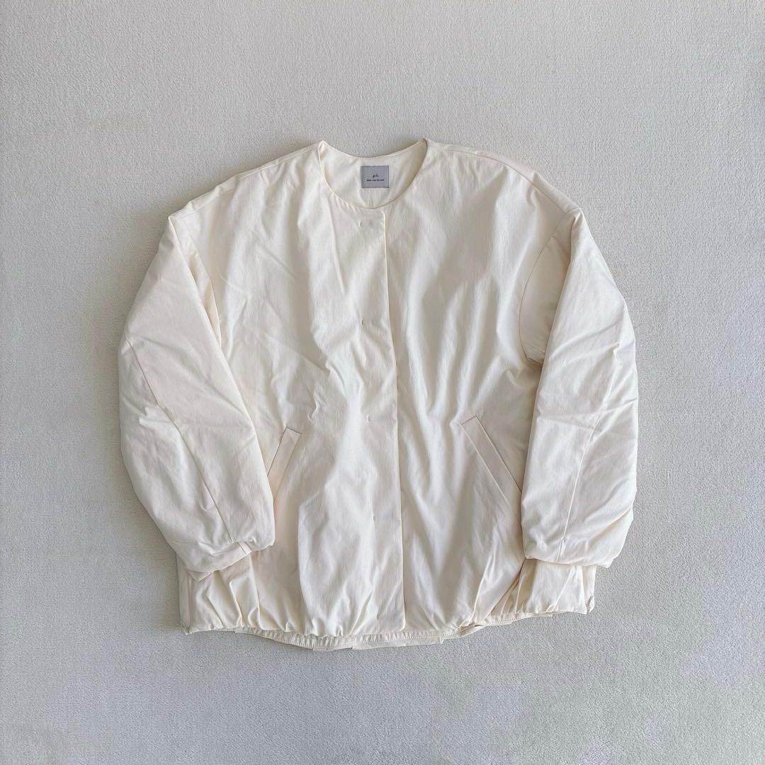 グリーンレーベルリラクシング　パフィー ノーカラー ブルゾン 撥水 保温性