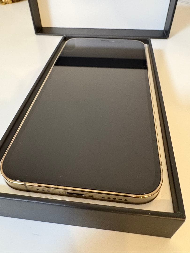 美品　Apple iPhone 12 Pro ゴールド 本体