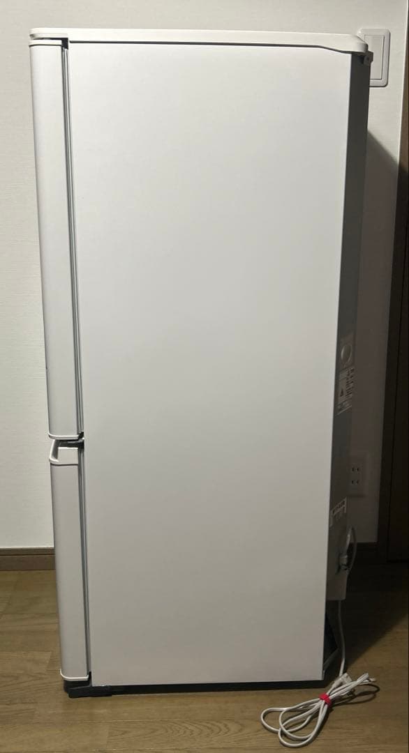 ♦️三菱ノンフロン冷凍冷蔵庫 MR-P15F-W形　2021年製1人暮らし 冷蔵庫