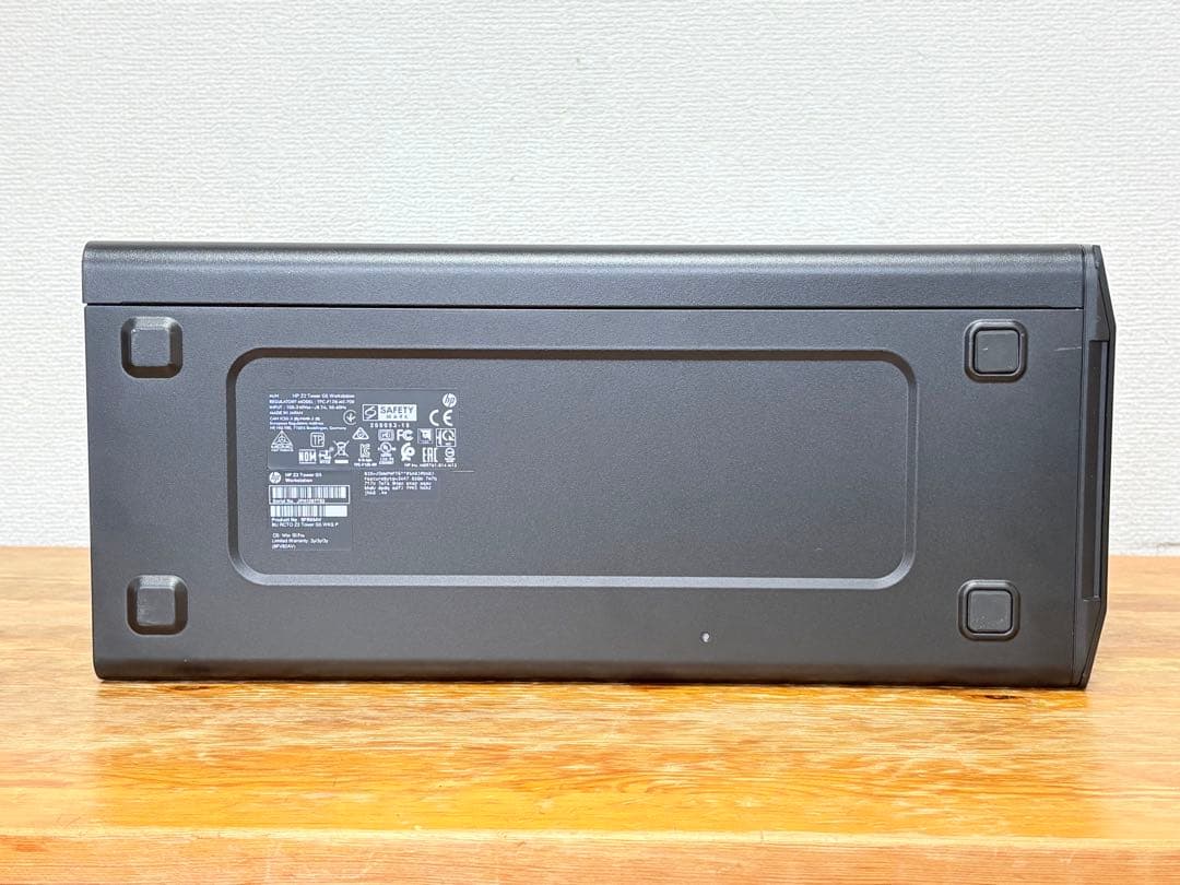 ベアボーン状態のHP Z2 Tower G5 Workstation