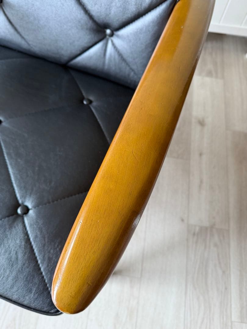 ①カリモク Kチェア 1Pソファ WS1180BW レトロ 1人掛けソファ