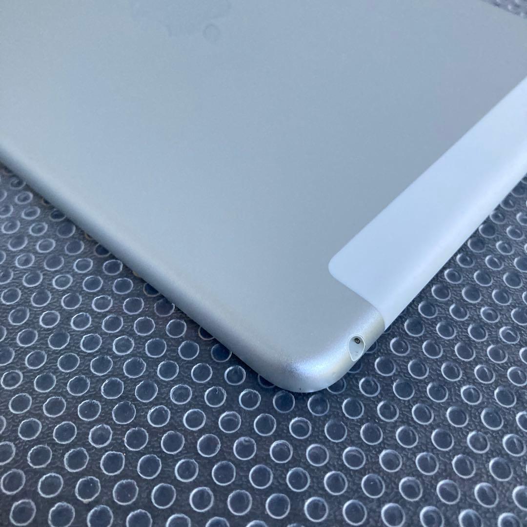 3996 極美品新品級☆電池良好☆iPad mini4 32GB SIMフリー☆