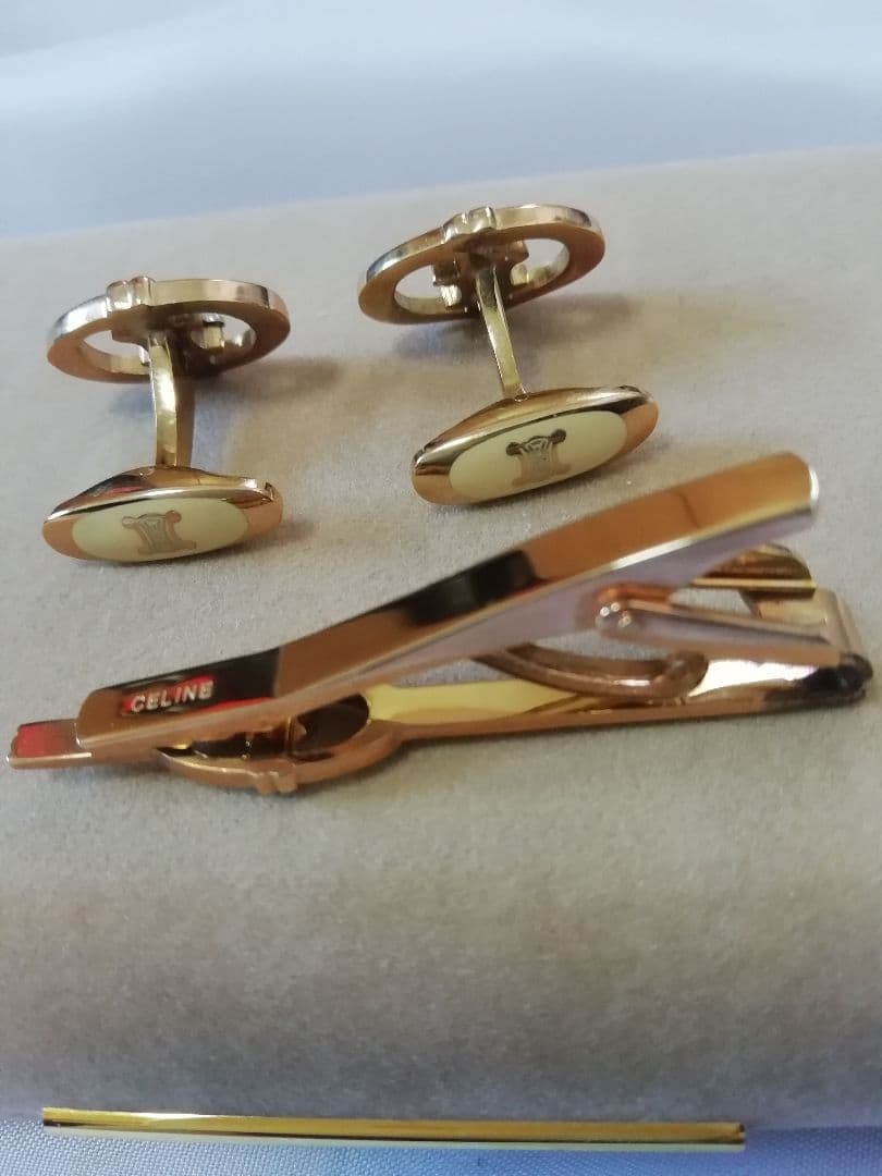 CELINE ゴールド カフスボタン＆ネクタイピン セット　専用箱付で美品