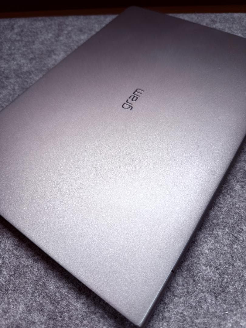 美品 LG Gram 13.3inch (13Z990-VA76J)