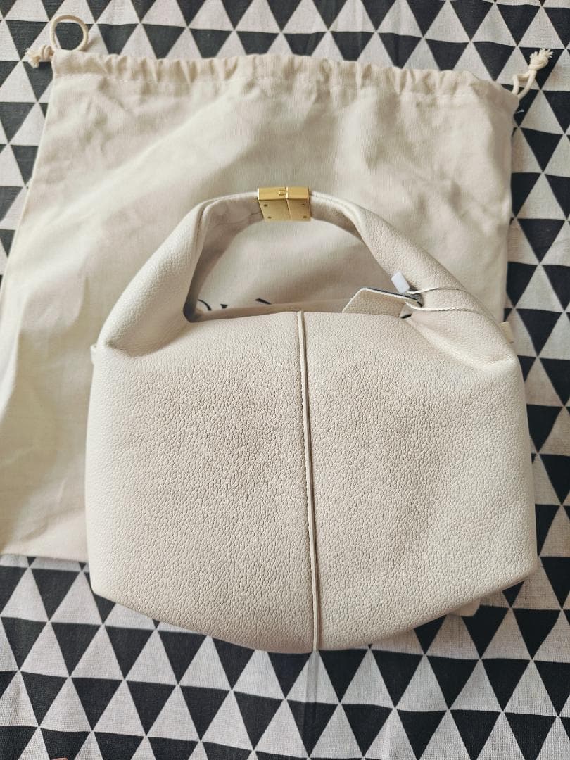 新品 ホワイト ハンドバッグ