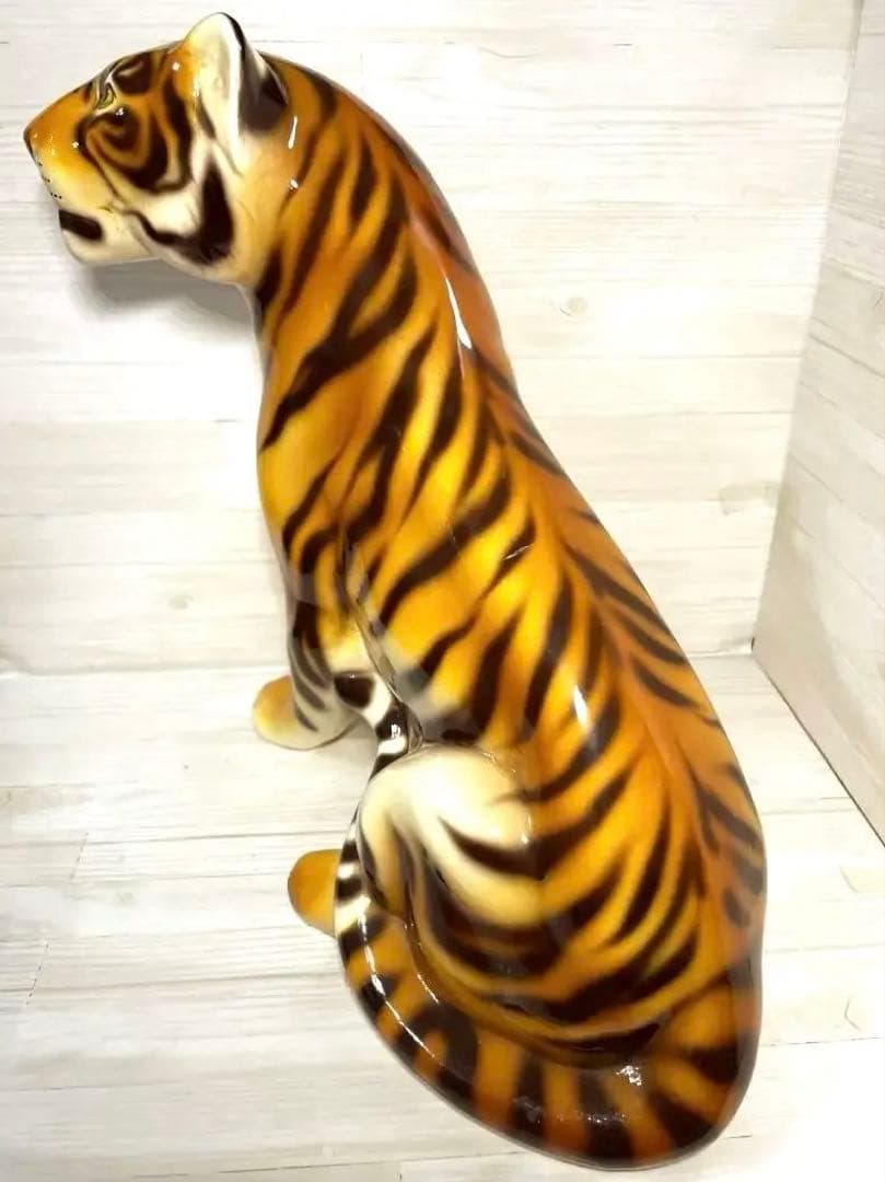 タイガー 虎　置物 オブジェ 陶器