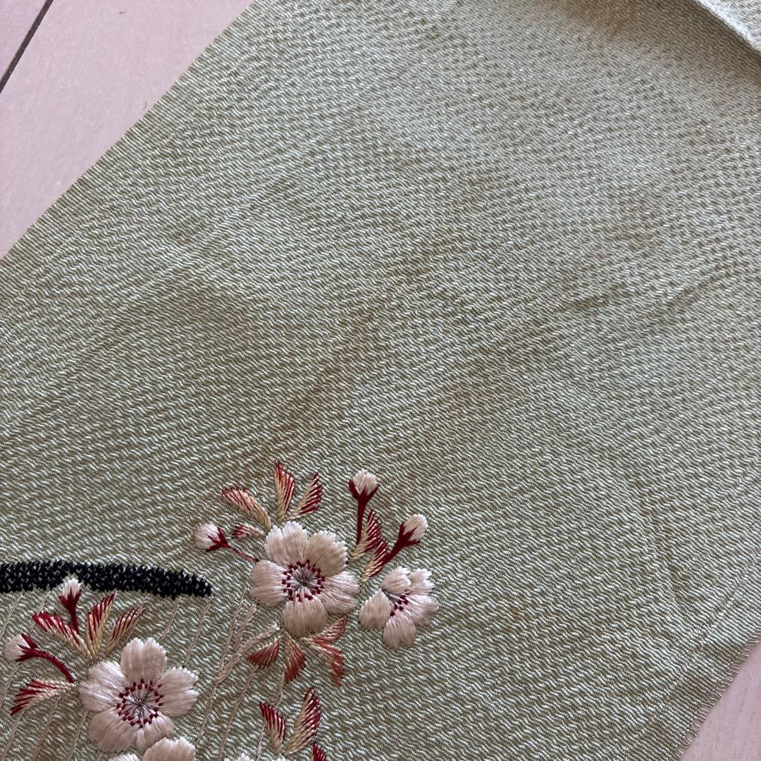 c*i様 ■6215■アンティーク■正絹縮緬■若葉色　チューリップ柄　刺繍半衿■