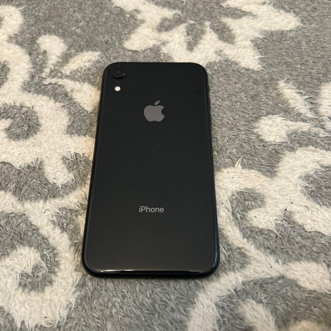 iPhone XR 画面割れ　背面は綺麗　使用出来ます SIMフリー　初期化済み