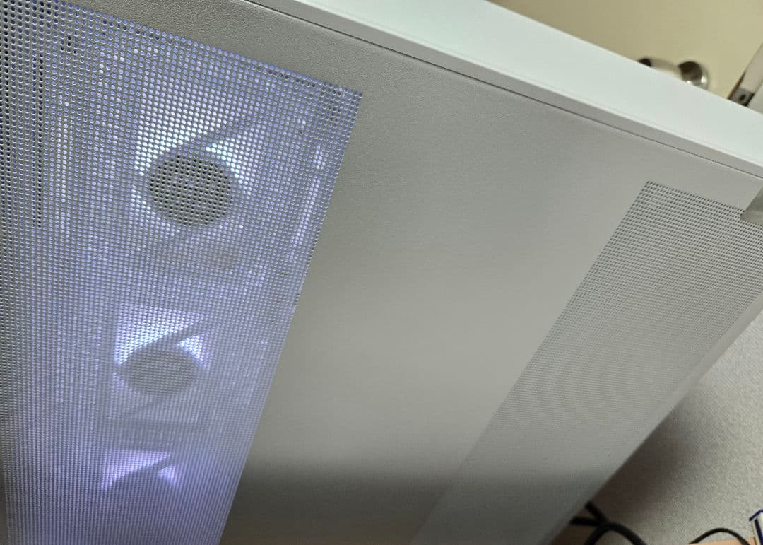 稼働少 美品 高性能 ホワイト ゲーミングpc i7 4070SUPER