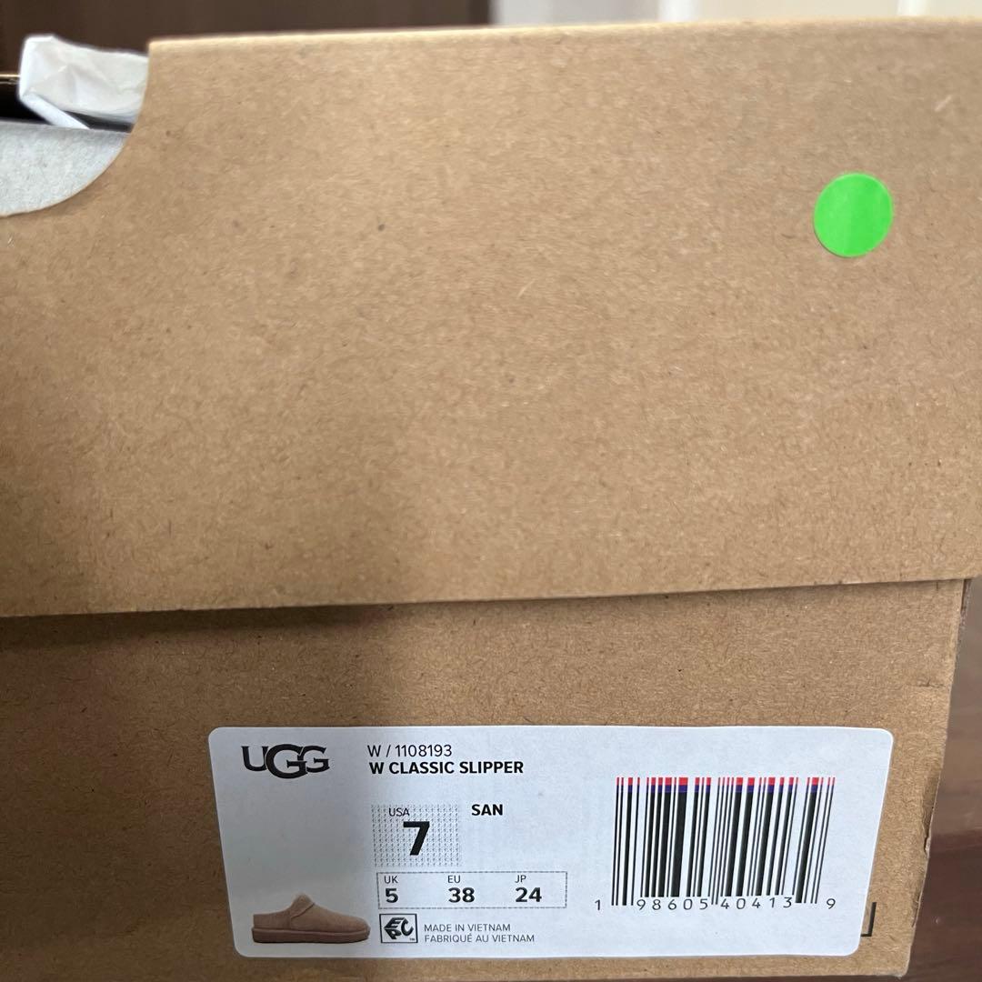 【新品・未使用】UGG CLASSIC SLIPPER ベージュ24サイズ