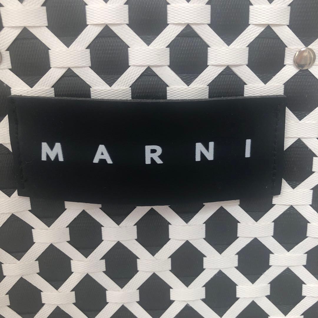 マルニ　かごバッグ　モノトーン