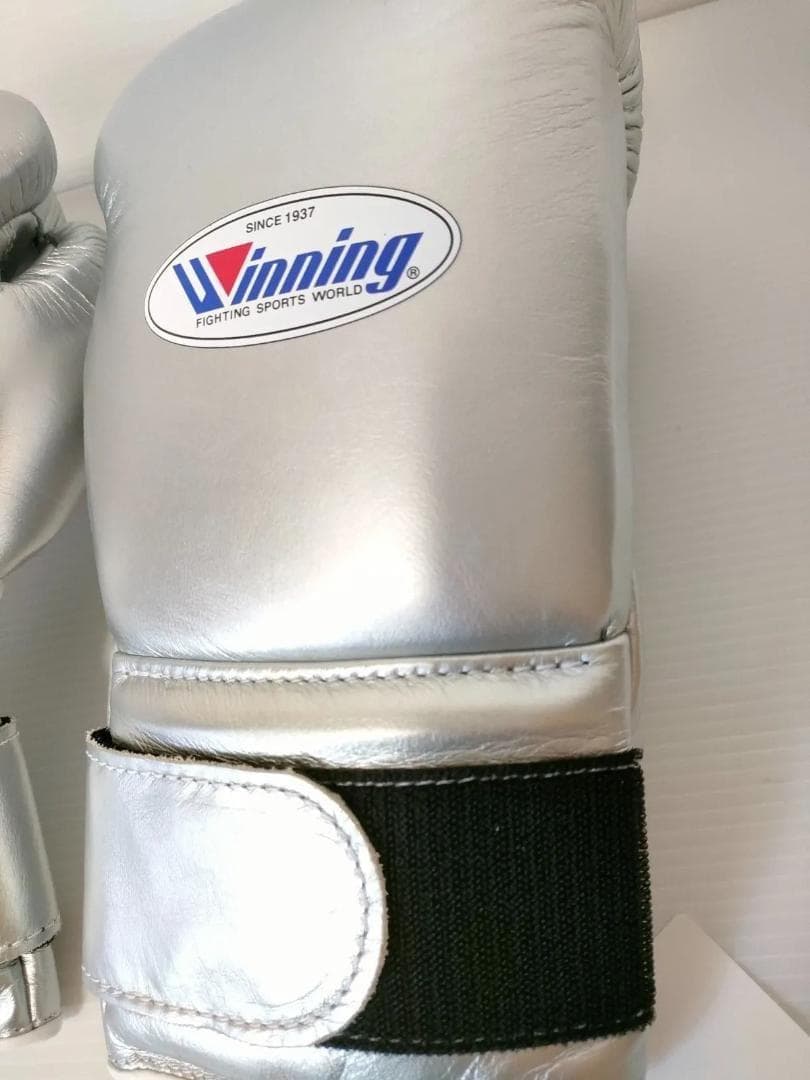 Winning ボクシンググローブ 14oz シルバー CO-MS-500B