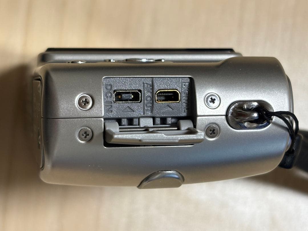 【美品】LUMIX DMC-TZ3 10倍光学ズーム シルバー ケース付属