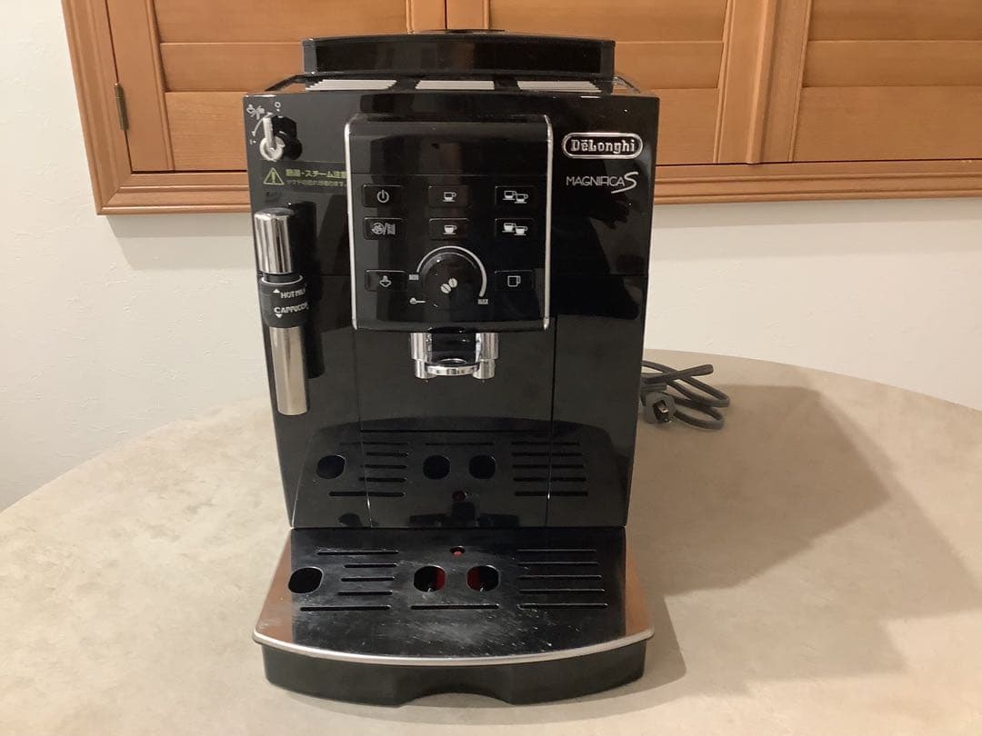 デロンギ全自動エスプレッソマシン マグニフィカSブラック ECAM23120BN