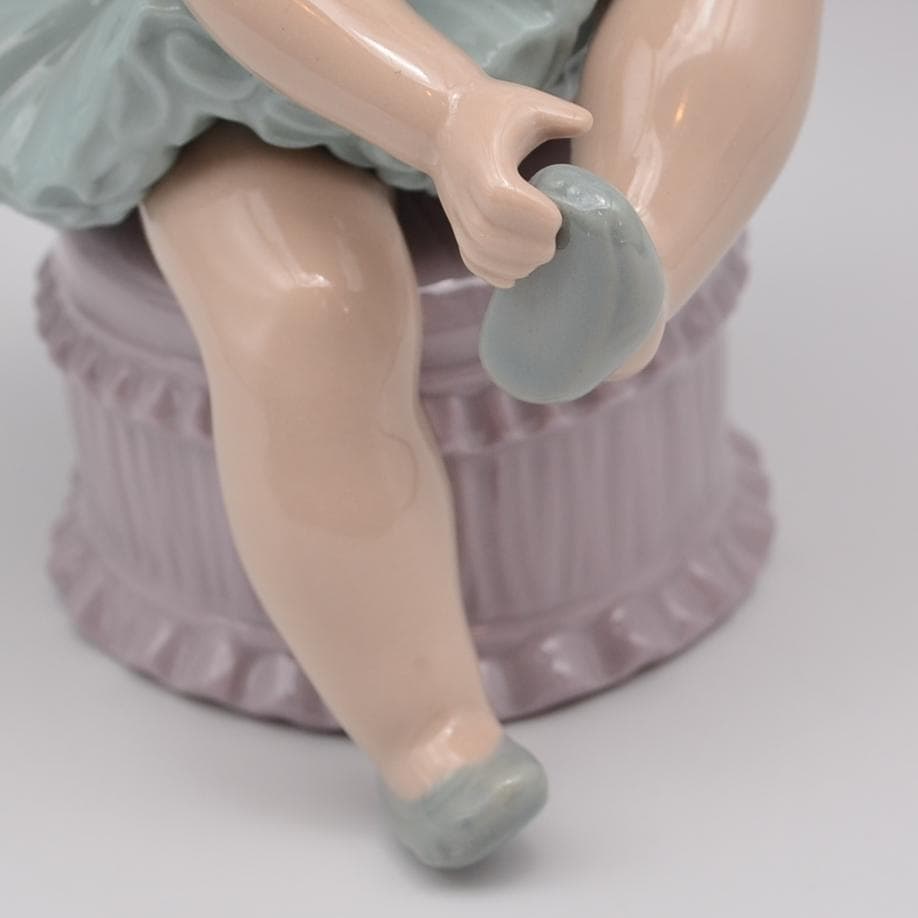 幼いバレリーナ　＃5107　★リヤドロ　スペイン　ポーセリン　光沢仕上げ　絶版