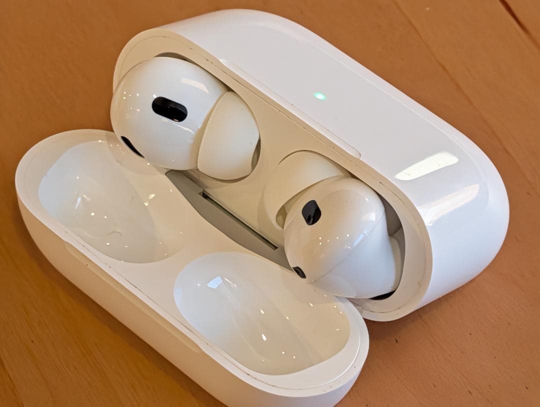 【美品】AirPods Pro 第2世代 MQD83J/A ライトニング端子