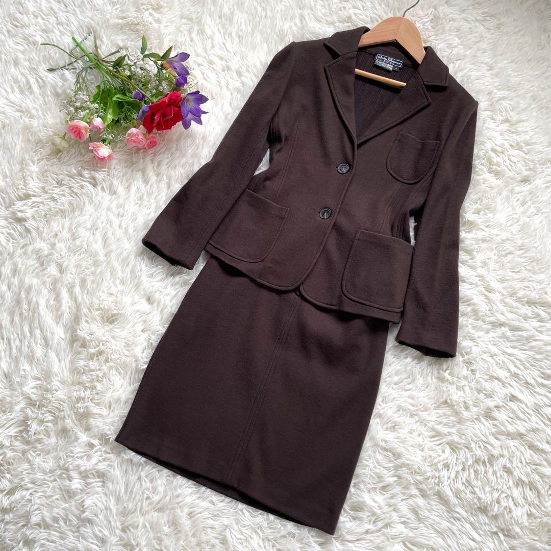 Salvatore Ferragamo ブラウンカシミヤ混スカートスーツ上下