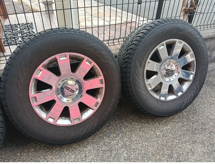 ナビゲーター純正ホイール 6穴　PCD135 純正ホイールにスタッドレスタイヤ