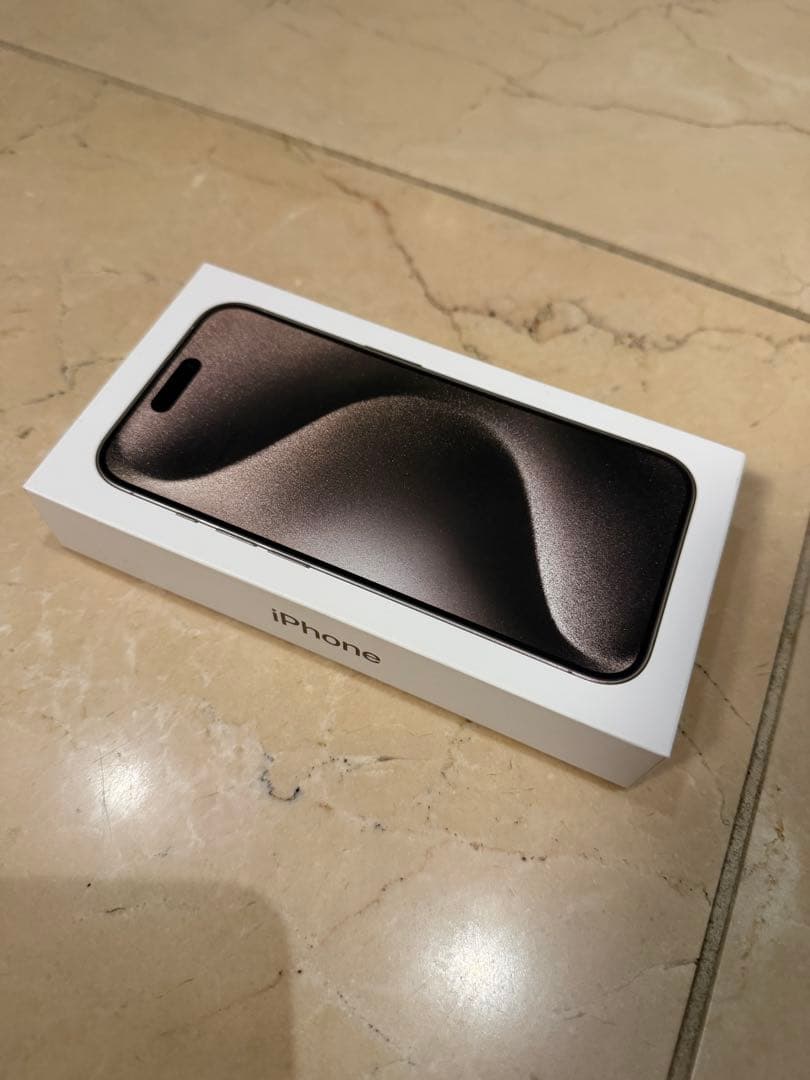 【大幅値下げ】Apple iPhone 15 Pro チタニウム 本体