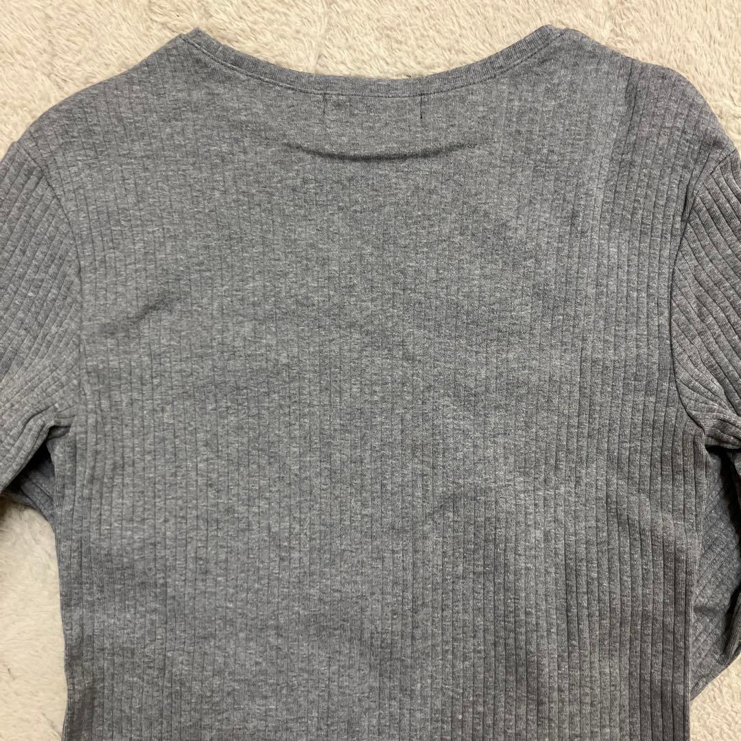 【未使用】 OUR ツヤ感素材の長袖カットソー　チャコールグレー