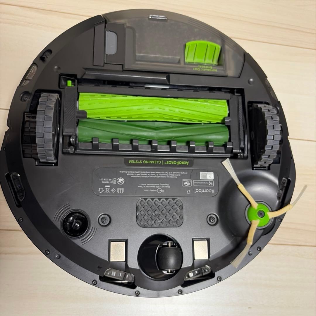 [状態良好] ルンバ i7+（本体・クリーンベース）自動ゴミ収集機付き
