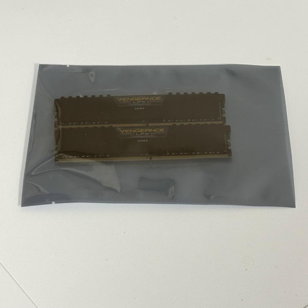 【動作確認済】Corsair DDR4-2666 16GB(8GBx2) LPX