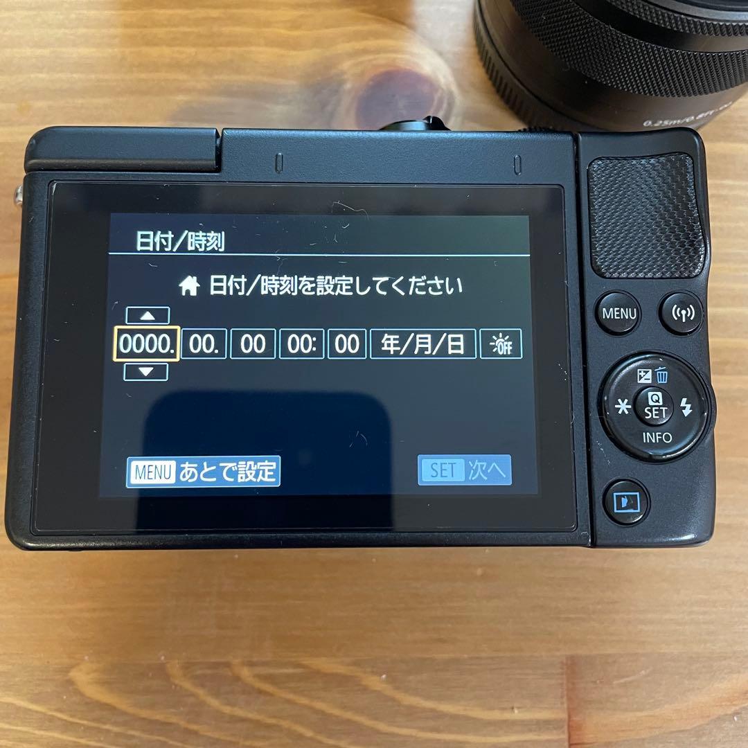 Canon EOS M100 ミラーレスカメラ 15-45mm