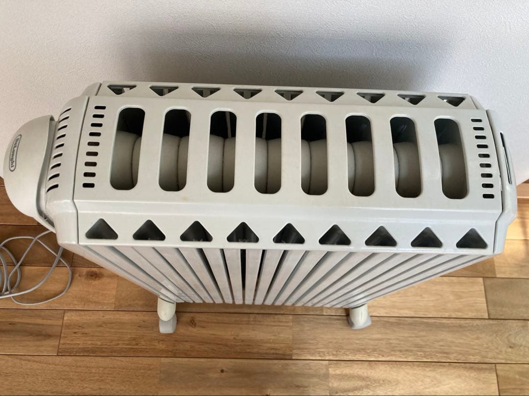 DeLonghi デロンギ　オイルヒーター D091549EFS 1500W